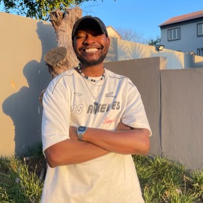 kennethmotswi's profile picture. ᴅᴇꜱɪɢɴᴇʀ, ᴄʀᴇᴀᴛᴏʀ ᴀɴᴅ ɪɴɴᴏᴠᴀᴛᴏʀ. ᴅᴍ ꜰᴏʀ ᴄᴏʟʟᴀʙᴏʀᴀᴛɪᴏɴꜱ.