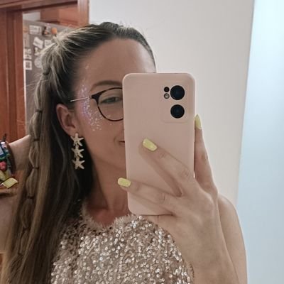 Psicóloga y gamer 🧠💖 Si necesita una heroína me transformo en Sailor Moon 🌙
