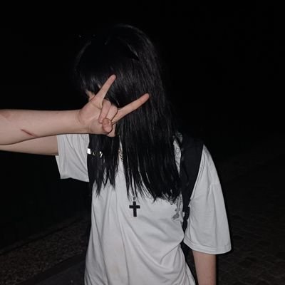 wiktoriazq's profile picture. She/her ☆ 19