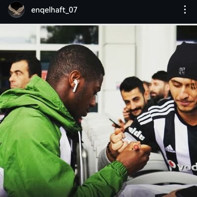 UnderhafT_'s profile picture. yüzünün şeklini istediğim şekle sokabilirim.. 🤔