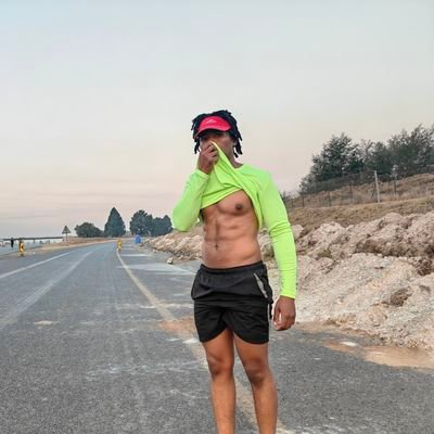 A candle loses nothing by lighting another candle.
#SocialRunner
#FecthYourBody2024