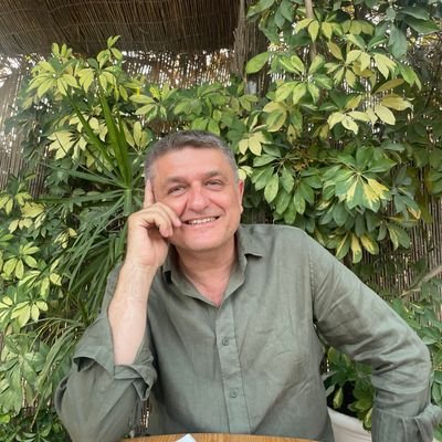 Economista | Doctor @UPFBarcelona Llic @UABBarcelona | Prof @ESCIupf | Editor @5centimscat | Articulista @Diario_de_ibiza | 1a generació amb graduat escolar