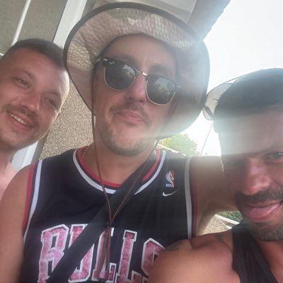 chipflex85's profile picture. u dont win friends with salad!