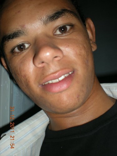 eu sou uma cara bonito legal simpático e estou aqui para faser amizades