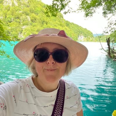 Year Five teacher,Senco, ICT and History Coordinator. Love to travel especially to Spain, Italy, Hungary,IOW (in fact anywhere) Cat lover😺