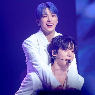 az / azuria 💫 27 / they 💫 몽윦 / hchcng bttm4bttm agenda 💫 all x yvnhc enthusiast (윦른) and pathetic s@n&biz top supporter