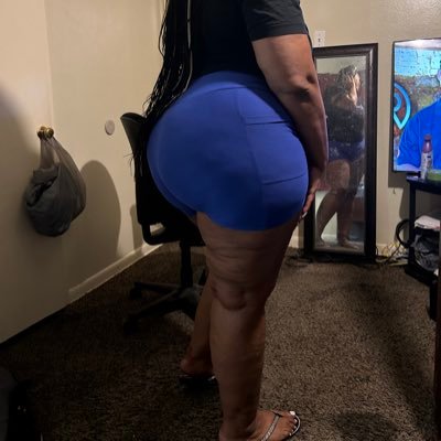 Heyyyyyyy everyone 👋🏾! I’m 43, soft and gentle, a loving mother of 4! Hope you enjoy all this THICKNESS!!!! Go follow my IG and Onlyfans