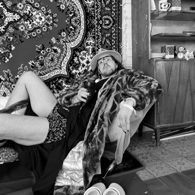 все просто. я иной раз пишу , вы делаете вид что выкупаете и лайкайте. пока не начал