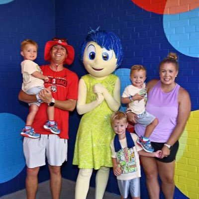 Husband. Dad to Jake, Jett and Tripp. ESE teacher, Timberwolves United, Varsity RB coach & Head Flag Football Coach at Chiles High School. Go Dawgs, Go Pack Go!