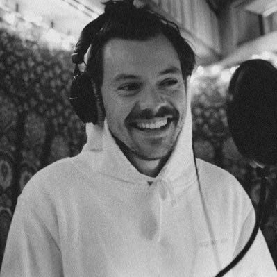 elise_sch05's profile picture. 16 Only The Poets, Harry Styles, Louis Tomlinson, Renée Rapp, One Direction 💋🩷