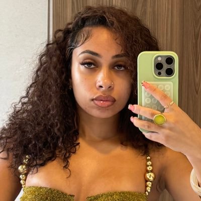 I DJ & do hair š¬š|š±š§ IG: Ayaakm & Lockedandlaid