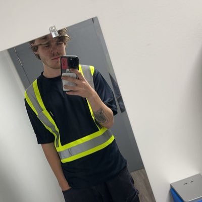 _Wubbs's profile picture. Video Game & Outdoor Enjoyer