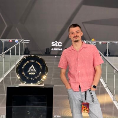 📺 Freelance in Broadcast. DMs open ✉️ Worked with : @EsportsEng , @ESL, @BLASTEsports , @Yogscast & More. Personal : @NotRealPeak