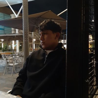 DavidBoada774's profile picture. Hago tweets de mierda y esta chimba leerlos.