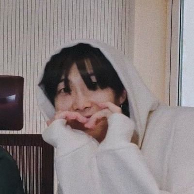 She/her
20
Muslim,
@BTS_twt fan account🔍
OT7💜
armyweeb
backup @btsakura7