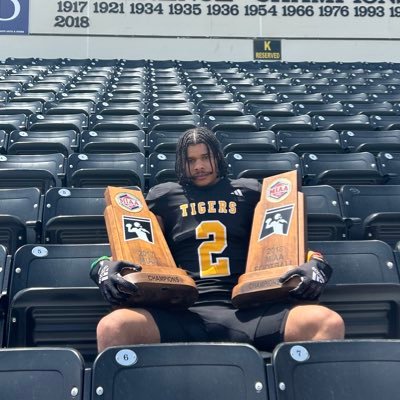 foster_camren's profile picture. fhsu #23-#jucoproduct