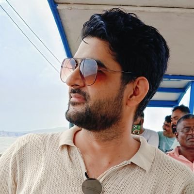 krolania_9's profile picture. RADHE RADHE 🙏🙏