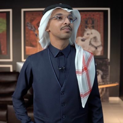 مو لوحدي سريرين وحمام مشترك ، ادعي لوافي اخوي وابوي بالرحمة والمغفره ، محمد عبدة ولاشيء يذكر .❤️