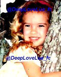 Eu dependo, necessito desse seu sorriso, ele me conforta e me faz feliz, por isso sou uma Lunática iluminada por amar alguém assim como vc @Lua_Blanco.