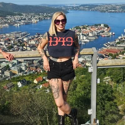 👑HBIC @ Suspiria PR👩🏼💻
♠️Born to lose, live to win♠️
Metal Publicist || Girl Boss || Cat Mom
📧: katy@suspiriapr.com