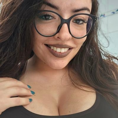 28, Não monogâmica, pansexual, feminista interseccional, borderline implosiva e imigrante. UNF/INATIVO= unf.
Tweets aleatórios vivem nesse lugar.