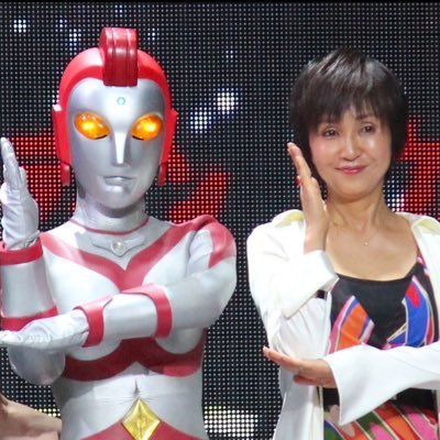 昔カネボウ化粧品キャンペーンガールでデビュー。特撮番組ウルトラマン80 科学戦隊ダイナマン 超新星フラッシュマン等に出演。長い年月を経て俳優や色々ゆるやかに挑戦中。ありがとうをまん中に、今を楽しく重ねていきます♪