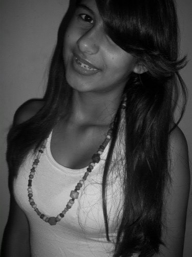 → mais uma em um milhão ;menina, estranha & fora do padrão. s2