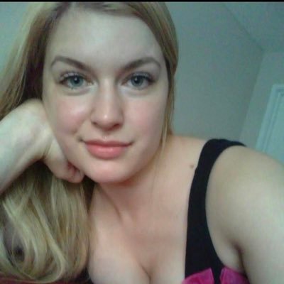 Arshleymarie1's profile picture. single mom 😘 music lover😘😍 easy with the DMS or illd just leave u on read and no i don't wanna see ur dick🤔