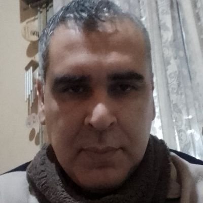 soltero ,39 años ,amo de 2 peritos ,ex militar ,computación y chófer .