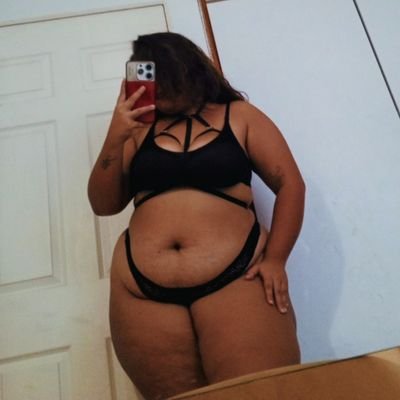 Creadora de contenido🔥
Enamorando corazones desde el 98✨
Sí, soy la gordita que tu vida necesita 😈❤️🔥