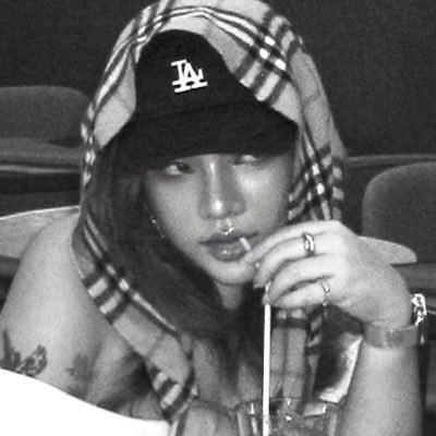 mrpalmz's profile picture. Instagram ; p.alm.zx Facebook ; palmz