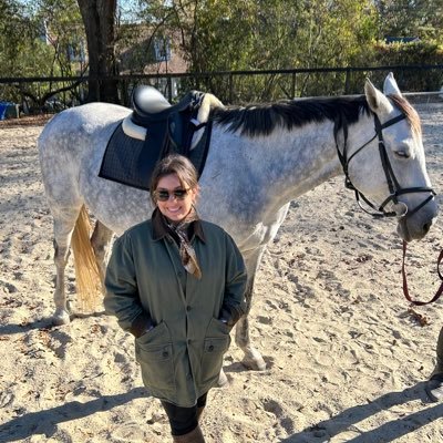 emilybstuckey_'s profile picture. Press Sec @wisdems focused on the gov race