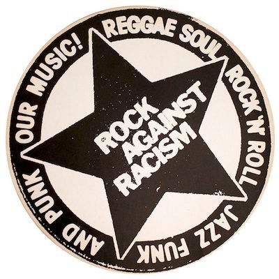 Antifascist. Support Rothes 🧡🖤, Bohemians Praha & Athletic Club. Also Livorno, OM & AEK. Big fan of punk and ska - the Clash, Banda Bassotti, Rancid & Talco
