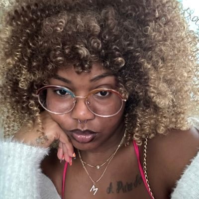 Jah ✨|| a butterfly 🦋~ Cheers to the art of healing & to the journey of life.