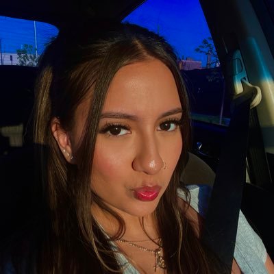 Karina_Alvarad0's profile picture. shot o’ clock