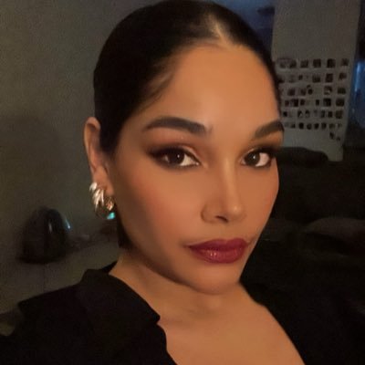Former physio. Digital pharmaceutical strategist . Pianist. Artist. Lover of life. 💕