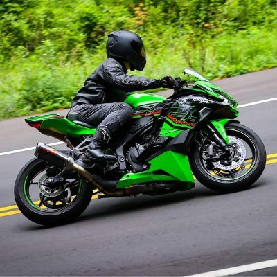 Political analyst//a father//a practitioner//motorbike racer// Drifter.