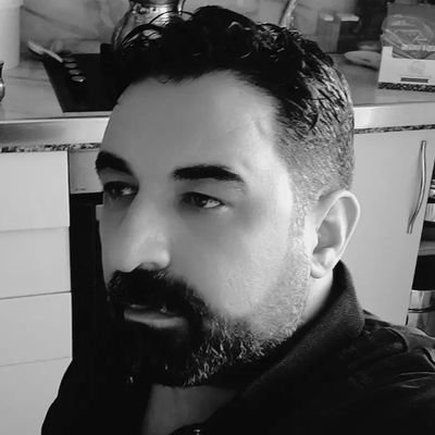 Ne o eski ışıltım var ne de hevesim.?
Delirmek ile değişmek arasındaki o ince çizgi deyim.!
