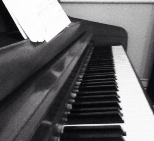 mukizzyman's profile picture. just check my facebook http://t.co/1LN0F5Xw0a i love to skateboard love writing poetry songs and love music BWR