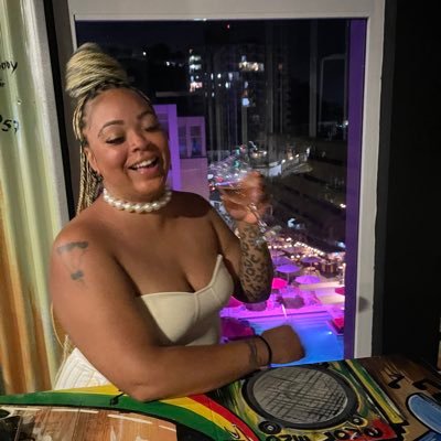 DAT_BYTCH2U's profile picture. Living for DayJah and shooting for the 's