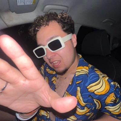 known for many things — some are good! marketing | verified Spotify artist | my first song #BreakingNews is OUT NOW — please stream!! 🎧🥹💥 (@chriswtff)