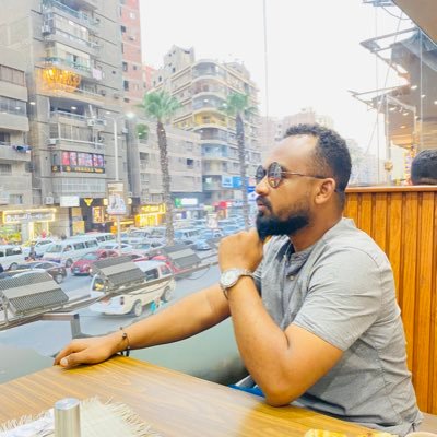 ليس كل مافي القلب قابل للبوح هناك ما يولد ويموت ولا يفصح عنه.....#تسقط_بس
#لاتفاوض_لاشراكة_لاشرعية