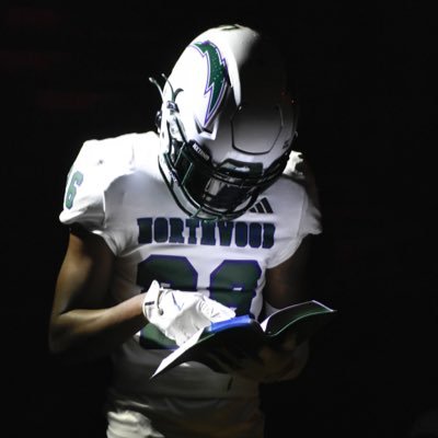 5’11 170 lbs, class of 26, Northwood Academy - email-Fordkaven3@gmail.com - number-843-303-1007- 100 time 11.22 - bench 250 - squat 400- gpa 3.0