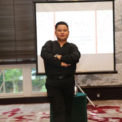 eidinrahman's profile picture. Its useless to be knowledgeable but not well mannered. Its better to have less knowledge but you're well mannered. Bcoz, the devil is knowledgeable too.