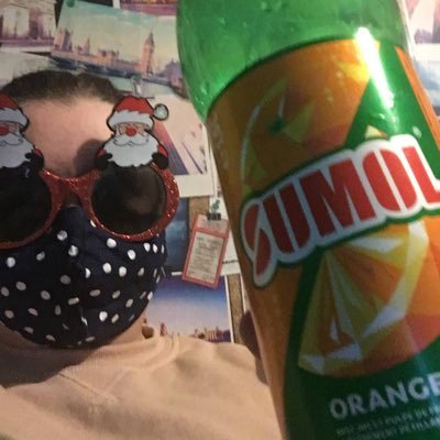 nova conta porque não me lembro a minha password // alter ego do @laurenyanooo // tweets ser sempre em português // adepto e sócio do @sportingcp