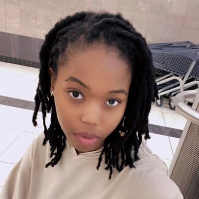 Samkelisiweee_s's profile picture. 𝒯𝒽𝑒𝒾𝓈𝓉🤍