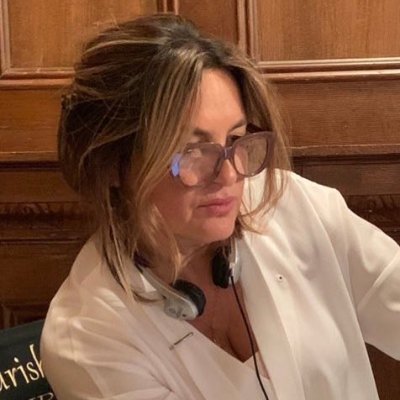 veronicascwyer's profile picture. liv love laugh