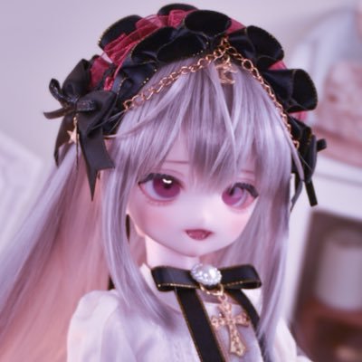 ドール用のアクセサリーやカスタムヘッドの制作を趣味で行っています𓈒𓏸┊アクセサリーのタグ🏷 #sucremoé ┊カスタムっ子のタグ🏷#sucreっ子┊お写真中心メインのアカ(@Ruru7_doll)┊Instagram(https://t.co/I8ndyWnqXR)