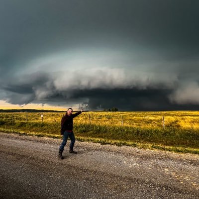 https://t.co/0dUvJQm7Sq 🌪️ Storm Chaser #abstorm #skstorm ➡️Member of the @EhTeamChasers ➡️ @westernuNTP Super-Contributor https://t.co/p1yJeOhSfq