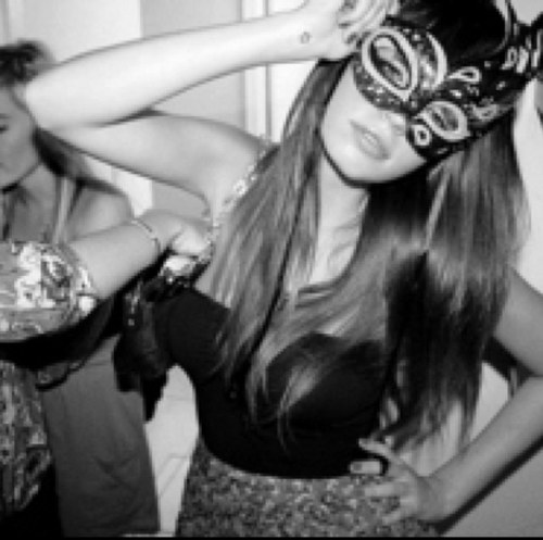 witch_bitchx's profile picture. cast a spell on u and ul b mine, and there aint nothing u can do for the rest of time!!! ;)
sister witches @saucy_sorceress & @wicked_wiccan